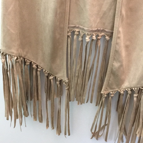 American rag Faux suede fringe vest - Picture 6 of 7